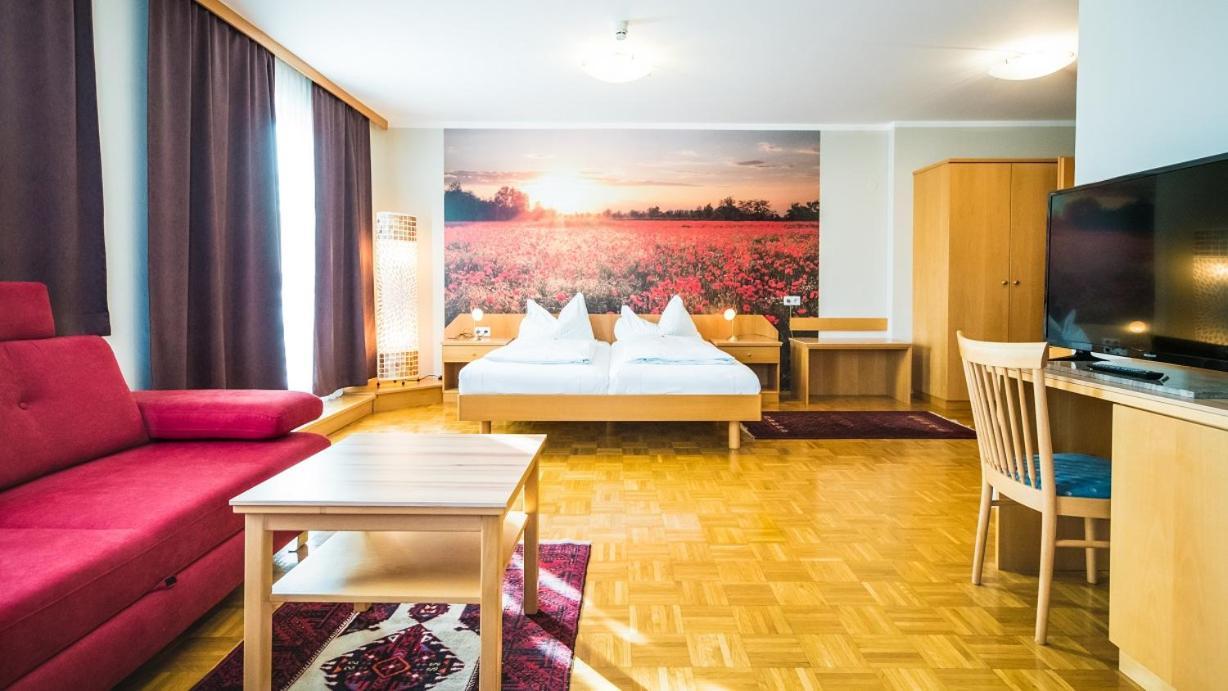 Hotel am Kapuzinerplatz Knittelfeld Exterior foto